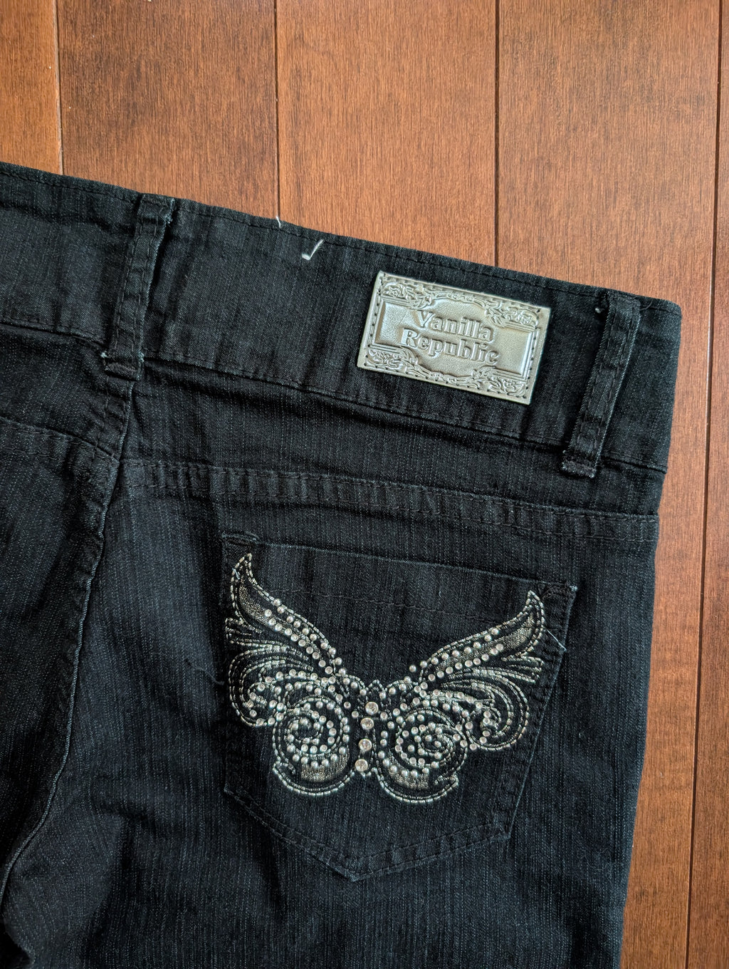 VANILLA REPUBLIC BUTTERFLY RHINESTONE Y2K CAPRIS