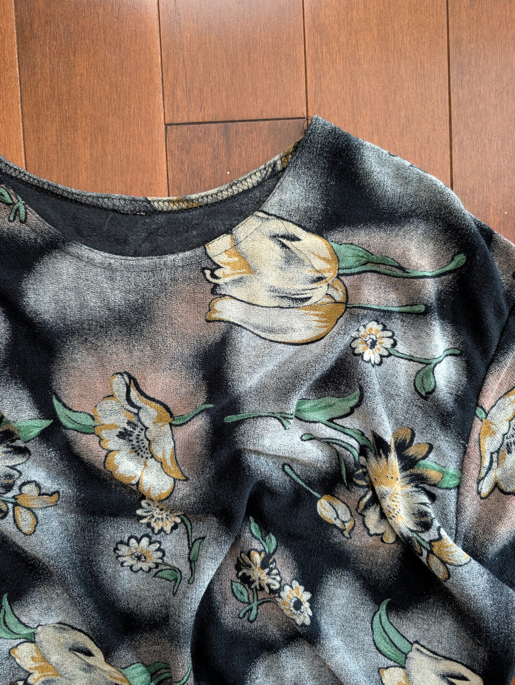 90s WHIMSIGOTH DARK FLORAL TOP