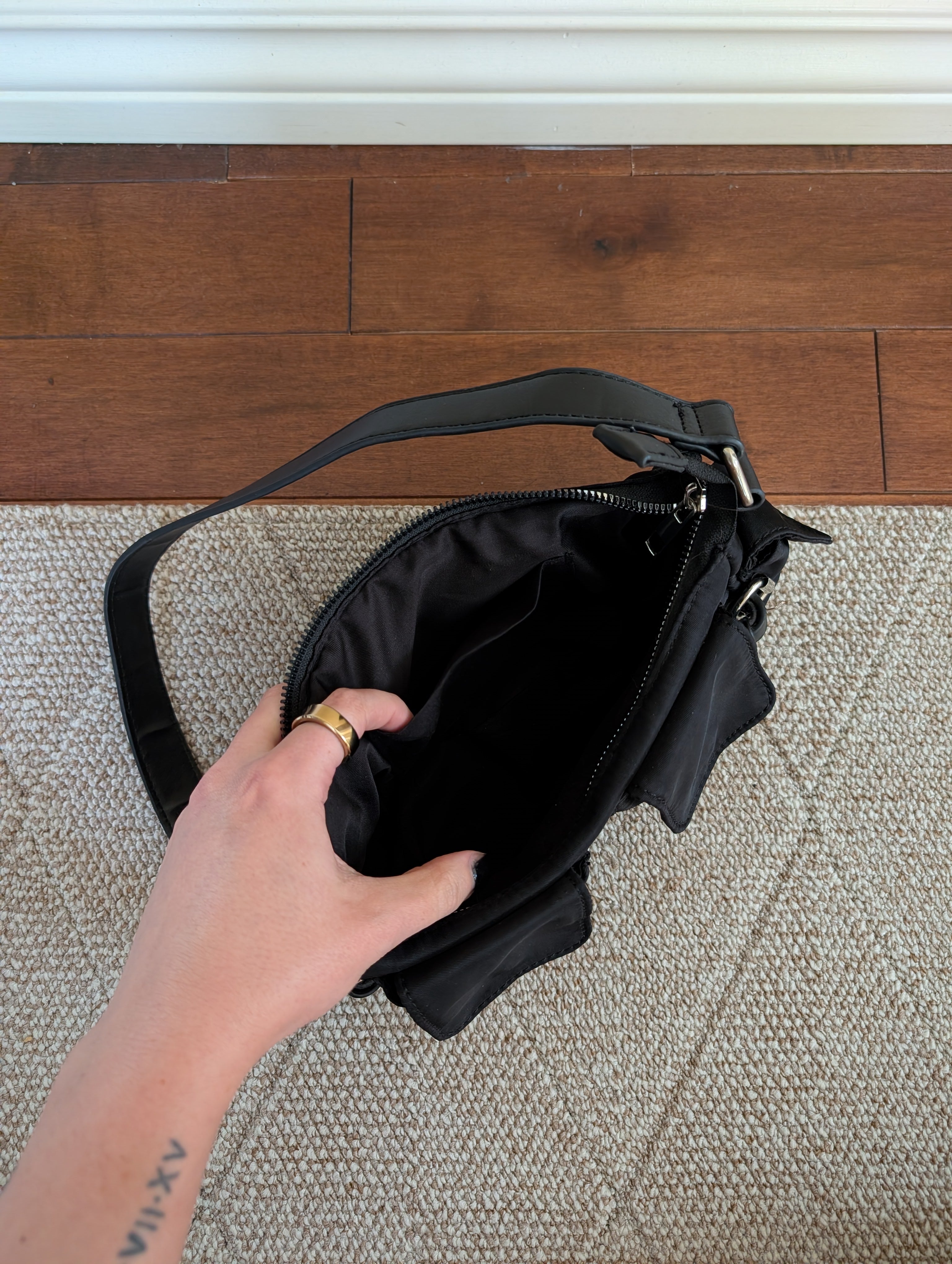 Y2K BLACK BUCKLE DETAIL MINI SHOULDER BAG