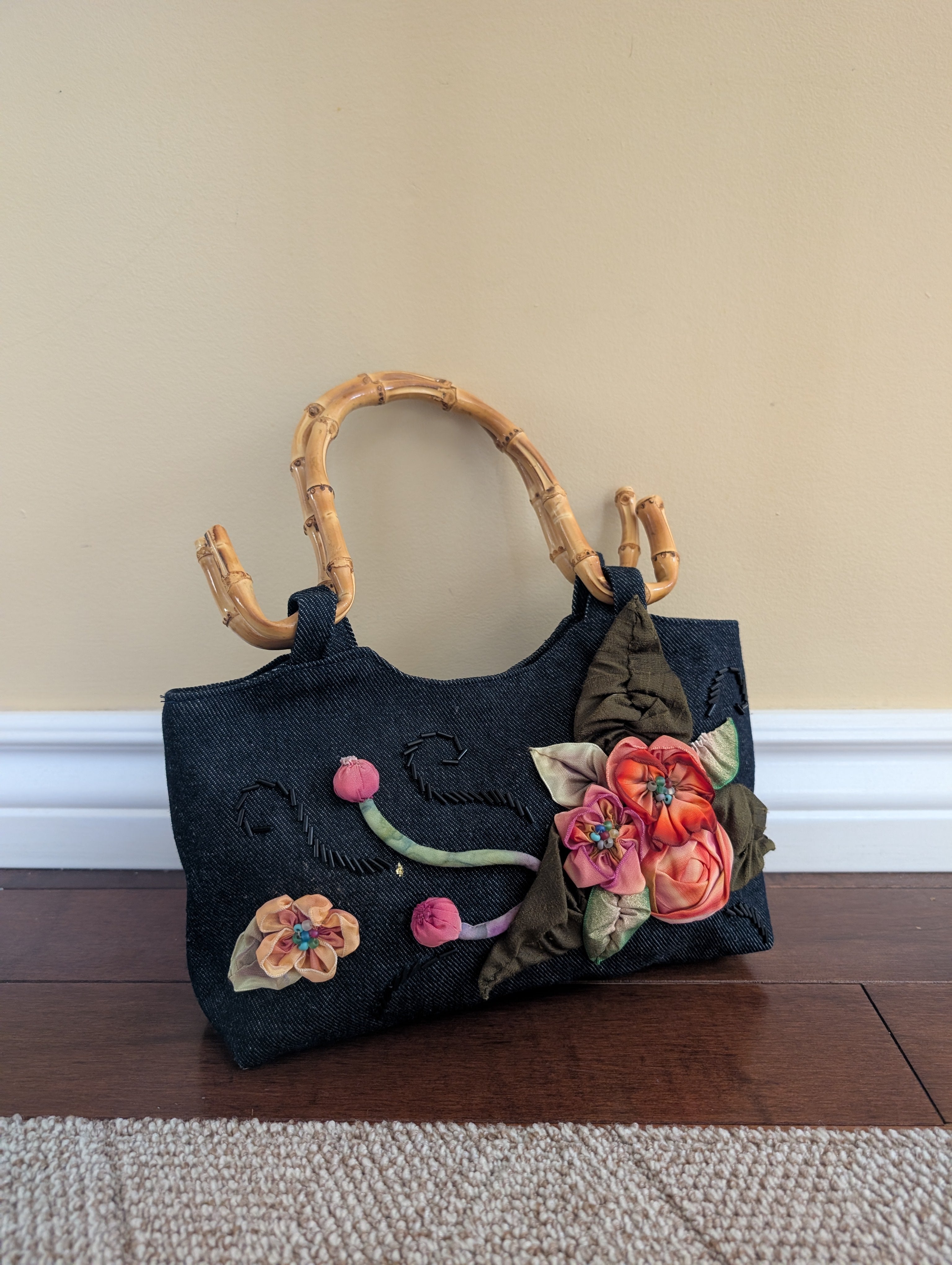 3D FLORAL DETAIL Y2K BAMBOO HANDLE BAG