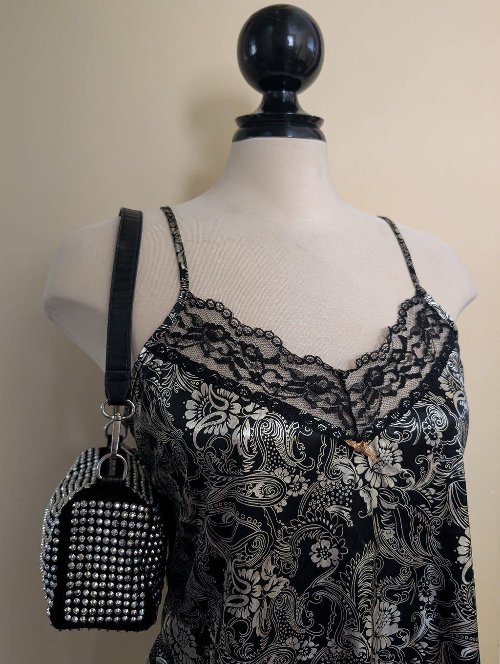 90s GOLD PAISLEY PRINT VINTAGE SATIN TANK TOP