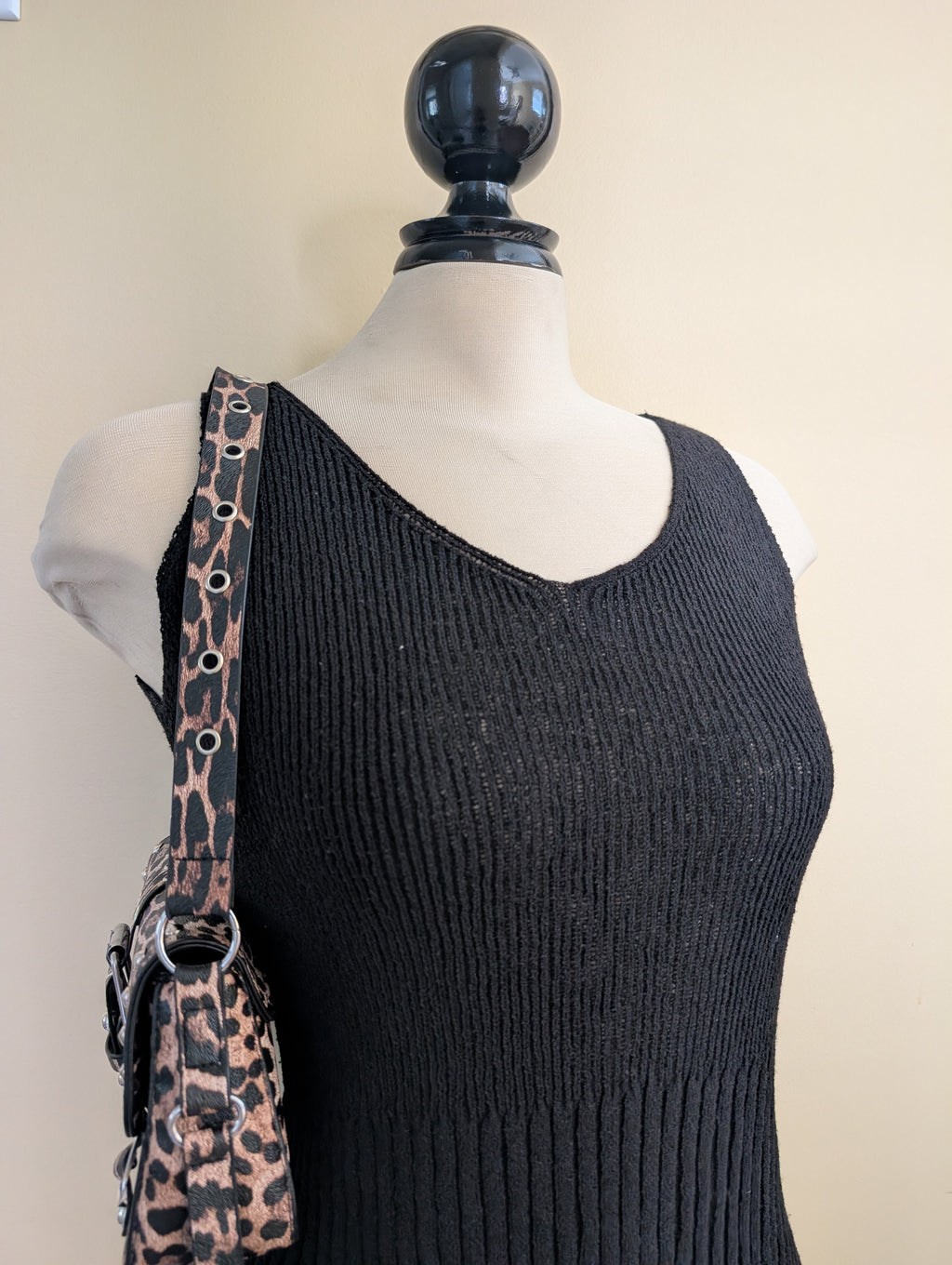 KELSO BASIC BLACK KNIT VINTAGE SWEATER TANK TOP