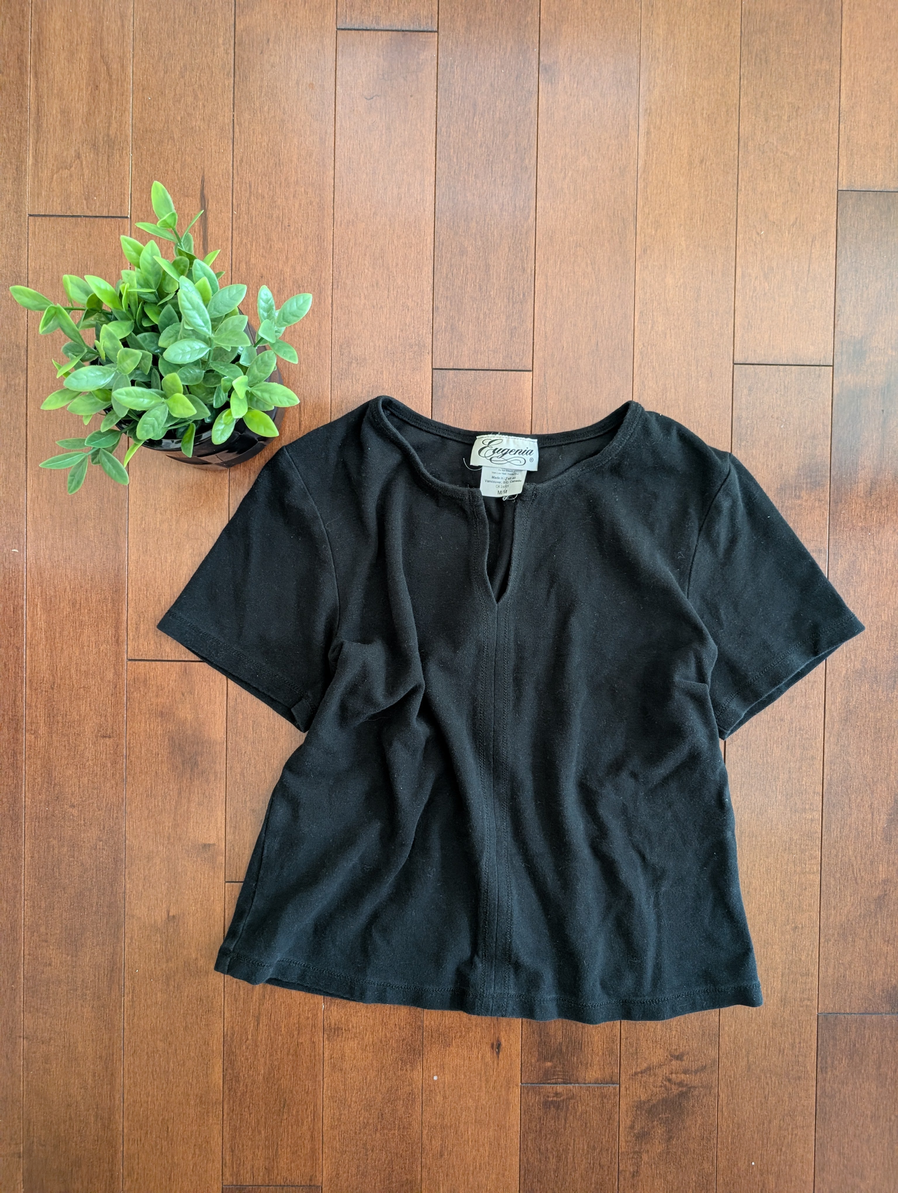 90s V CUT VINTAGE BABY TEE