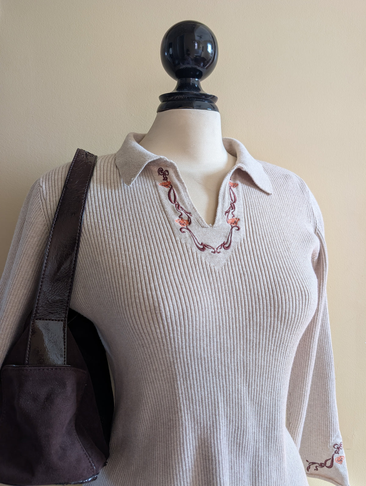 WHIMSY FLORAL DETAIL VINTAGE SWEATER