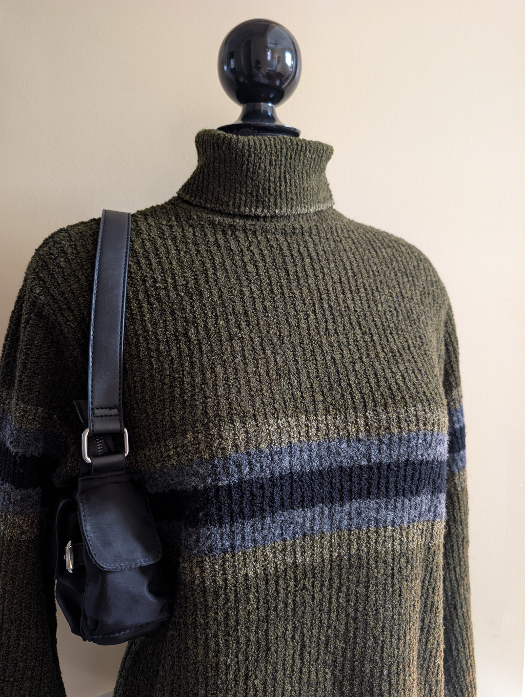 DARK GREEN STRIPED VINTAGE TURTLENECK SWEATER
