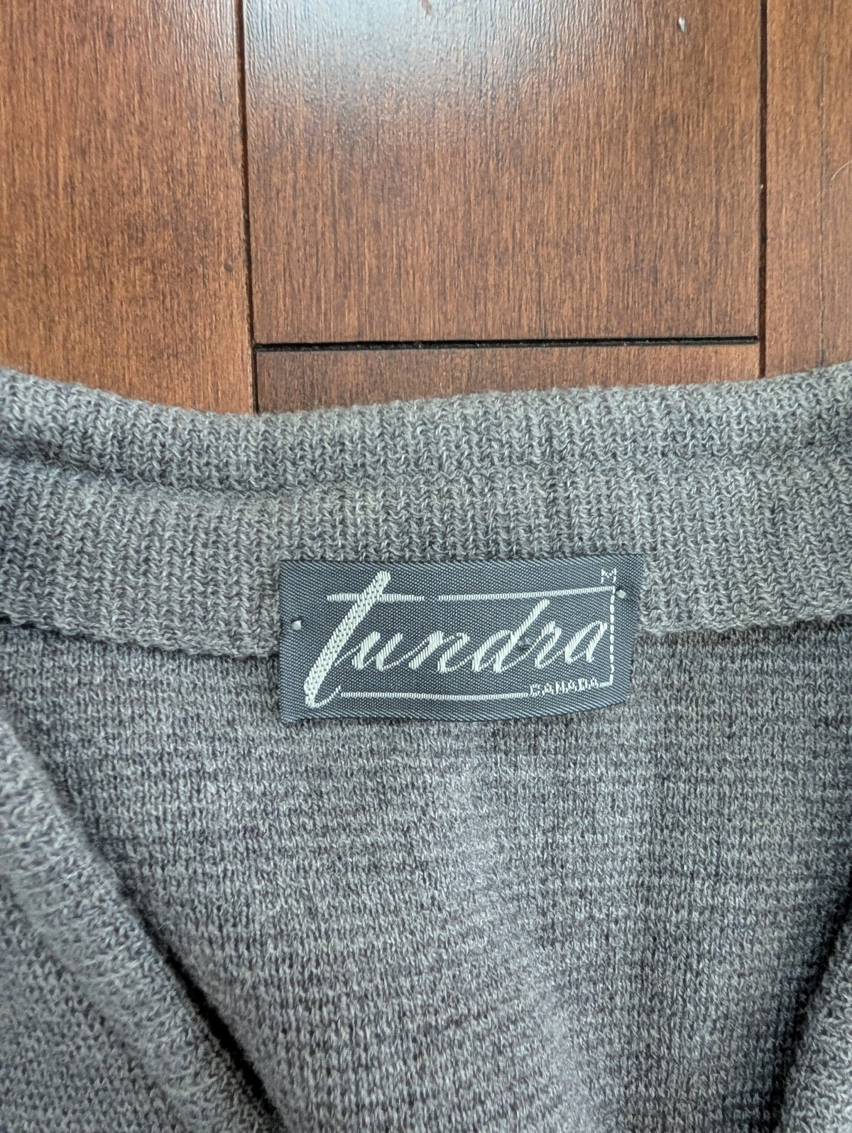 90s TUNDRA VINTAGE WOOL CARDIGAN SWEATER