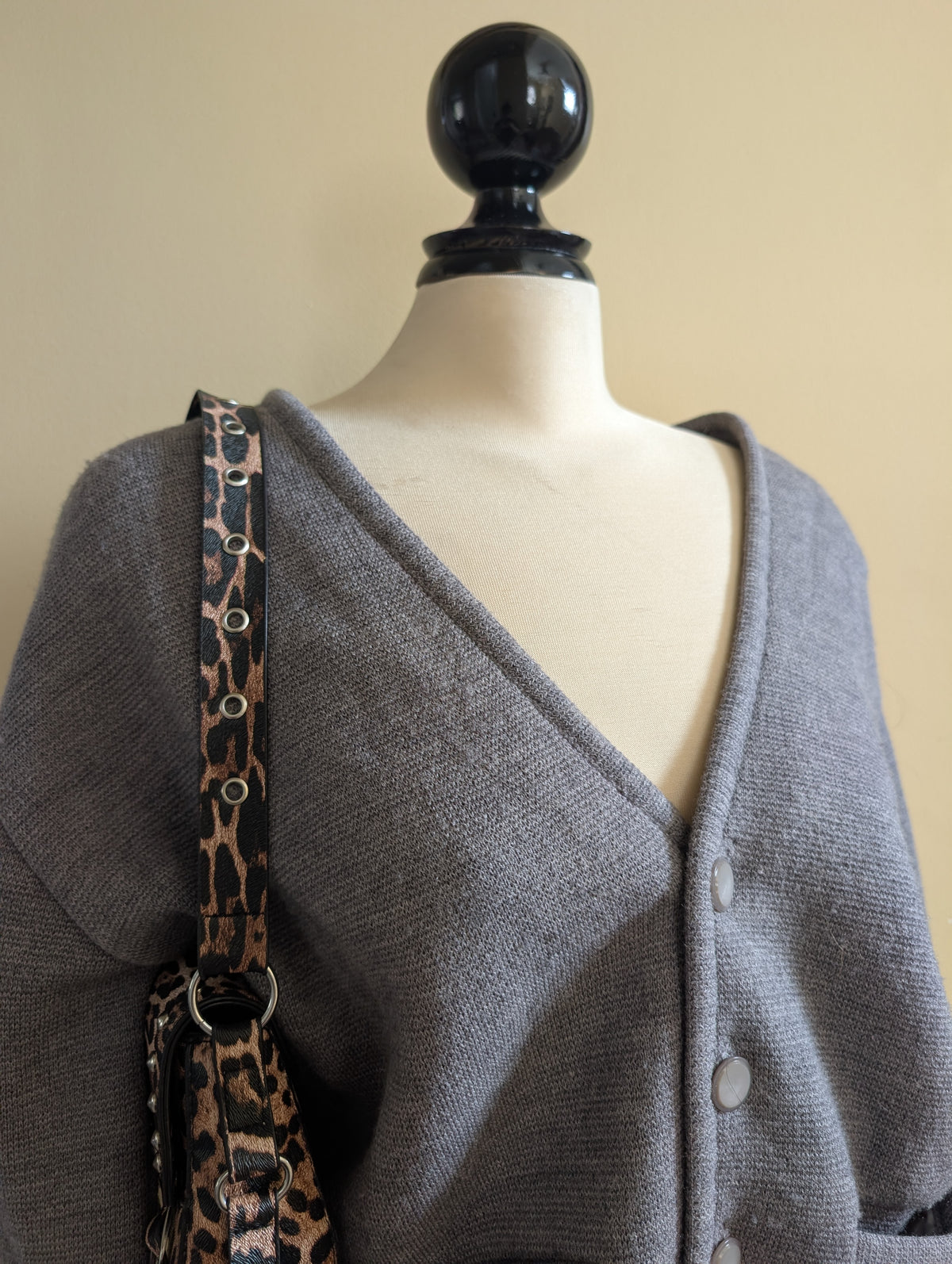 90s TUNDRA VINTAGE WOOL CARDIGAN SWEATER