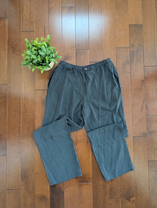 CLASSIC BLACK PINSTRIPE VINTAGE 1990s TROUSER PANTS