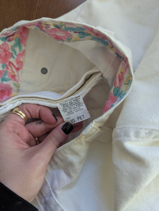 LEE FLORAL DETAIL VINTAGE 1990s JEAN SHORTS