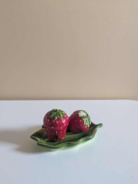 MARTHA STEWART STRAWBERRY SALT & PEPPER SHAKERS