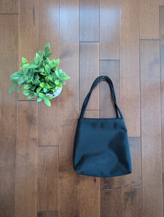 BASIC BLACK Y2K 2000s VINTAGE MINI NYLON SHOULDER BAG