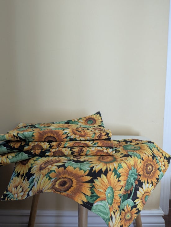 SUNFLOWER PRINT SET OF 4 VINTAGE PLACEMATS