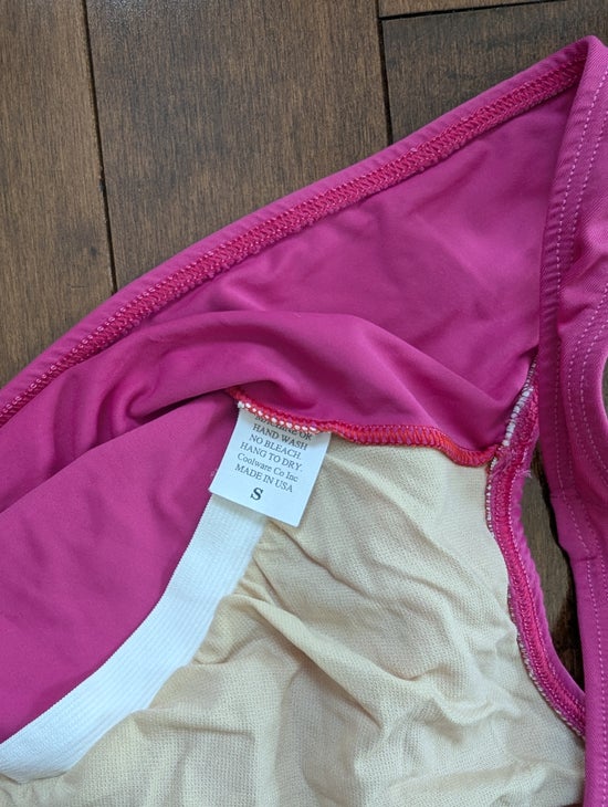 MAGENTA PINK RIBBEED VINTAGE 1990s SCOOP BACK ONE PIECE SWIMSUIT