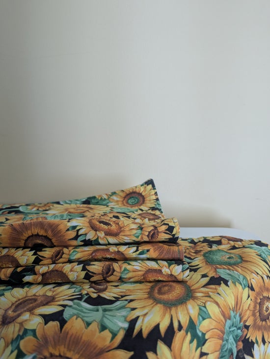 SUNFLOWER PRINT SET OF 4 VINTAGE PLACEMATS