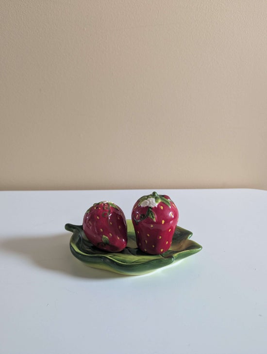 MARTHA STEWART STRAWBERRY SALT & PEPPER SHAKERS