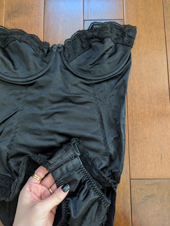 SATIN LACE DETAIL VINTAGE STRAPLESS BODYSUIT