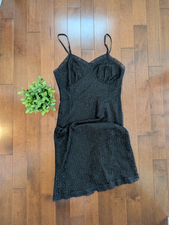 REITMANS 1990s BLACK LACEY VINTAGE DRESS
