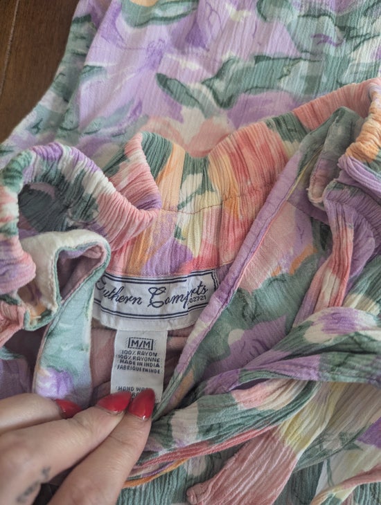 PASTEL FLORAL PRINT VINTAGE 1990s BUTTON UP TOP & FLOWY SHORT SET