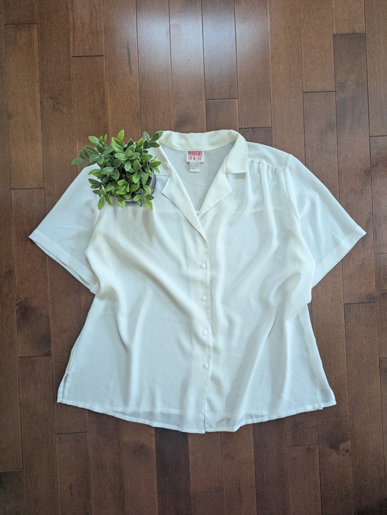 BASIC WHITE VINTAGE 1990s OVERSIZED BUTTON UP SHIRT