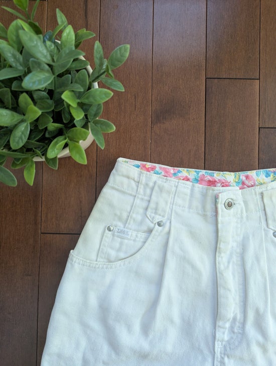 LEE FLORAL DETAIL VINTAGE 1990s JEAN SHORTS