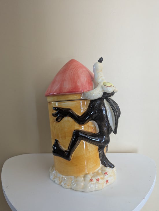 WILE COYOTE LOONEY TUNES VINTAGE CERAMIC COOKIE JAR