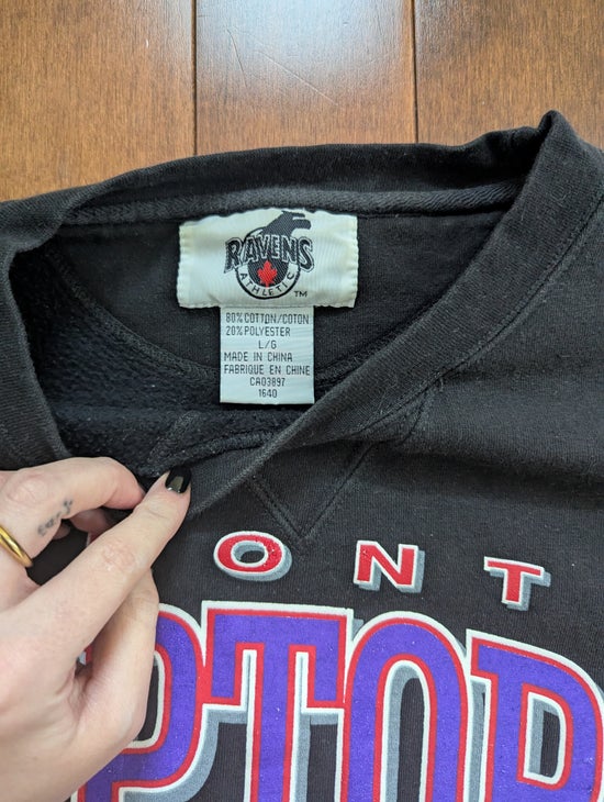 TORONTO RAPTORS VINTAGE RAVEN'S SPELLOUT SWEATSHIRT
