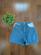 SANTA BARBARA DAISY FLORAL DETAIL VINTAGE 1990s JEAN SHORTS