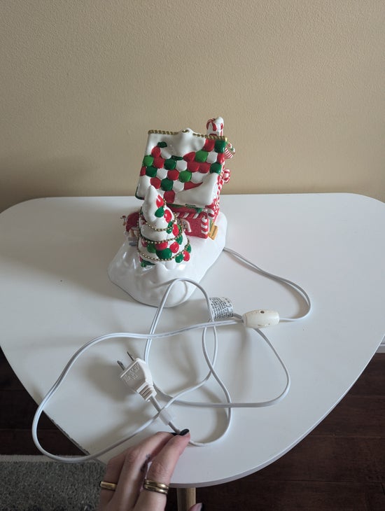 CHRISTMAS M&Ms Y2K 2004 VINTAGE LIGHT UP VILLAGE HOUSE