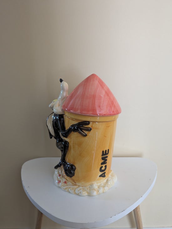 WILE COYOTE LOONEY TUNES VINTAGE CERAMIC COOKIE JAR