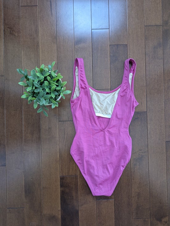 MAGENTA PINK RIBBEED VINTAGE 1990s SCOOP BACK ONE PIECE SWIMSUIT