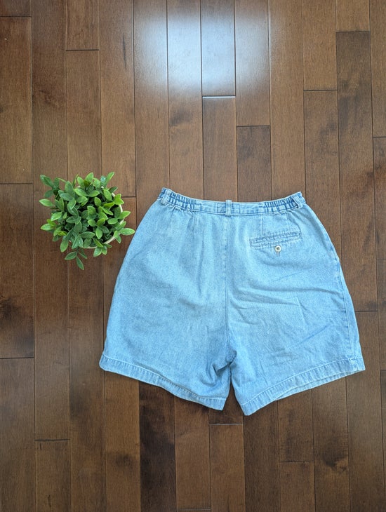 CLASSIC LIGHT WASH VINTAGE 1990s JEAN SHORTS