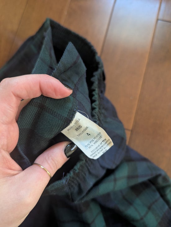 ACADEMIA DARK PLAID PRINT VINTAGE 1990s TROUSER SHORTS