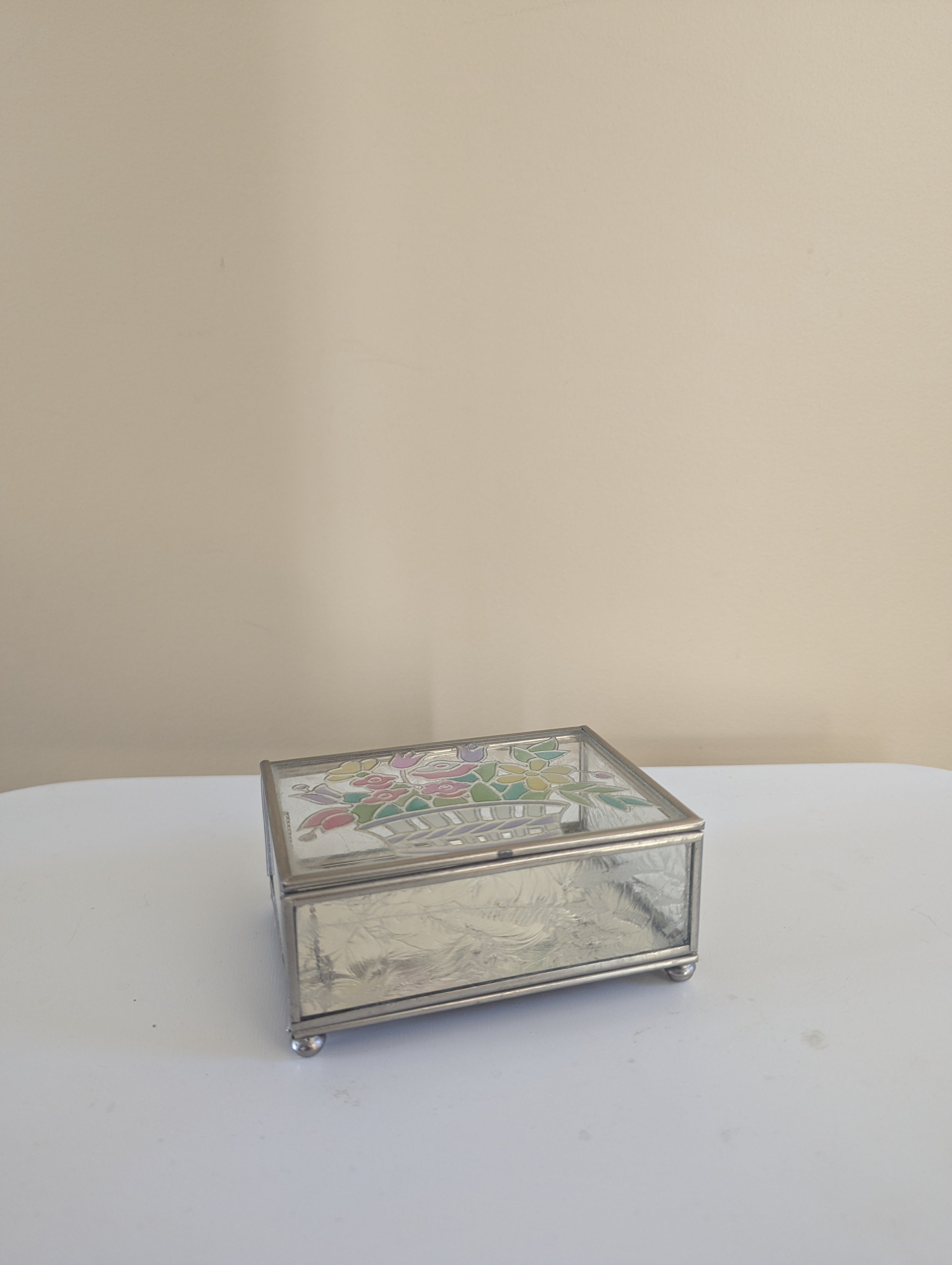 FLORAL EMBOSSED VINTAGE GLASS JEWELRY TRINKET BOX